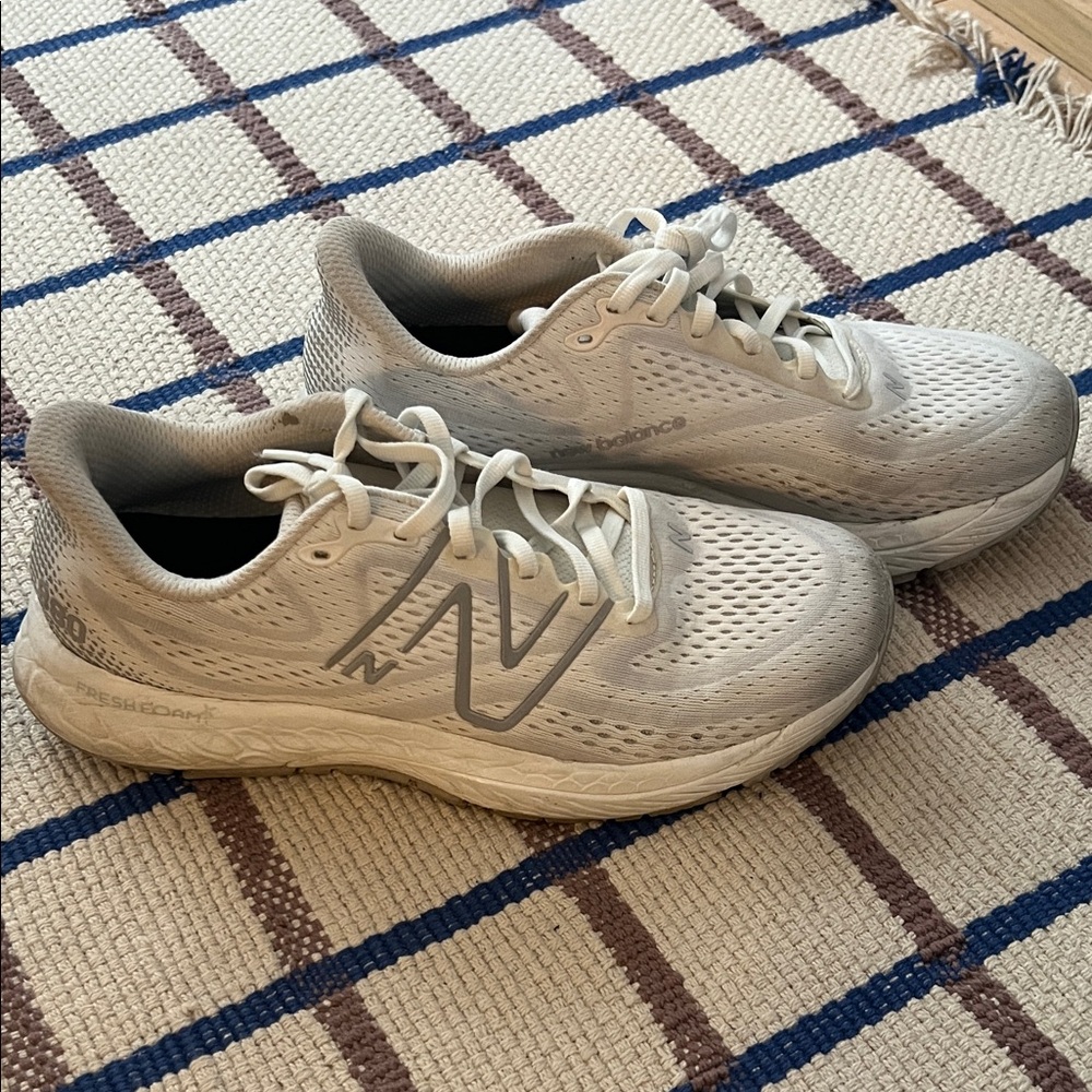 New Balance White 880 Women’s 9 Wide